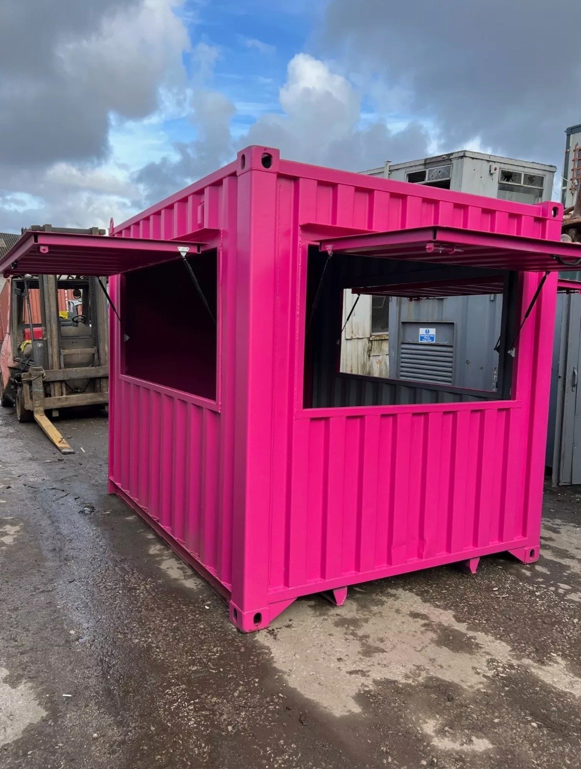 Barcontainer 10 Fuß — 2