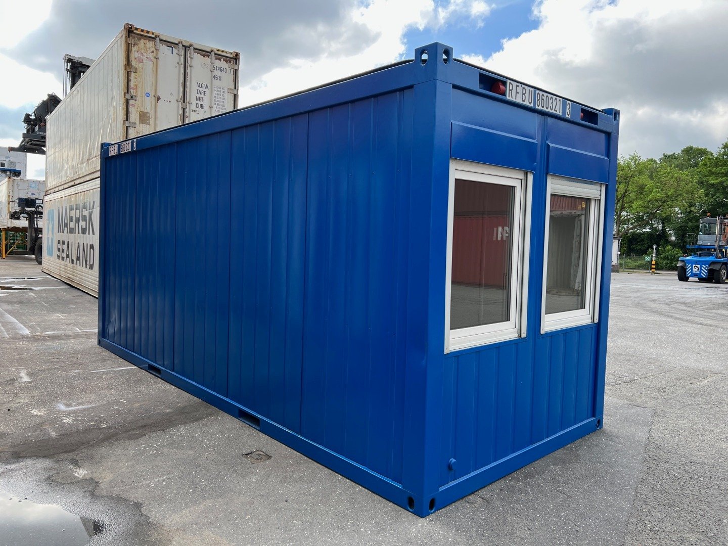 Bürocontainer 20 Fuß Blau RAL 5010 – Neu