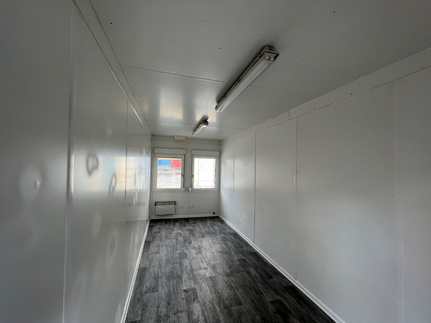 Bürocontainer 20 Fuß Blau RAL 5010 – Neu — 8