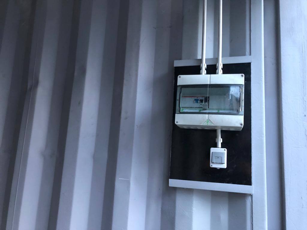 Lagercontainer 20 Fuß mit Elektroinstallation – Neu — 6